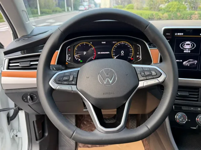 Volkswagen Bora — Фото автомобиля 12