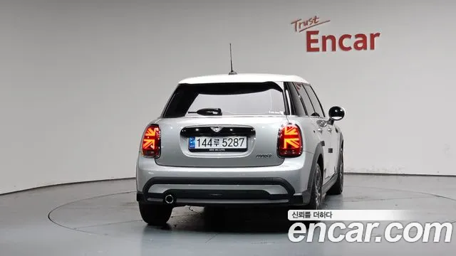 Mini Cooper Cooper 5 дверей Classic — Фото автомобиля 4