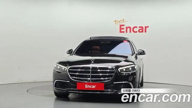 Mercedes-Benz S-Class — Фото автомобиля 3
