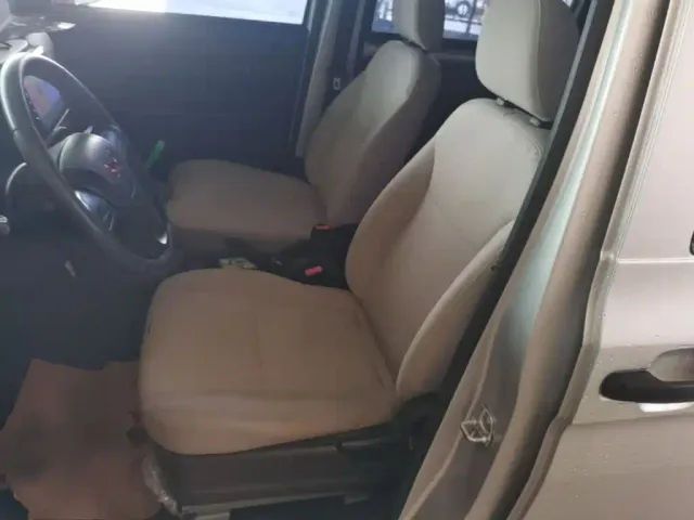 Wuling Hongguang V — Фото автомобиля 14