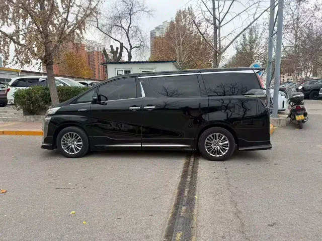 Toyota Vellfire — Фото автомобиля 13