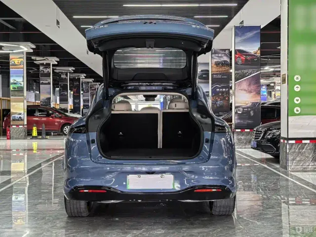 IM Motors LS6 — Фото автомобиля 9