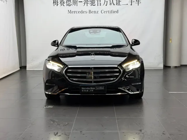Mercedes-Benz E-Class — Фото автомобиля 2