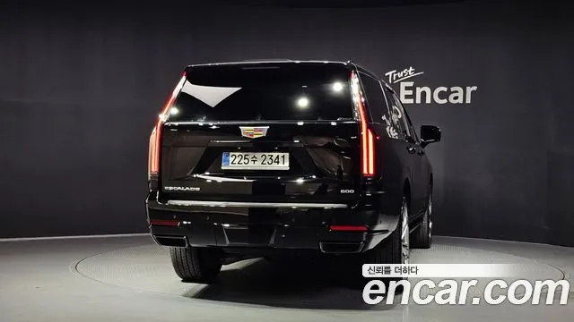 Cadillac Escalade — Фото автомобиля 4