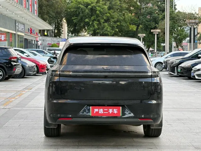 Li Auto L7 — Фото автомобиля 8