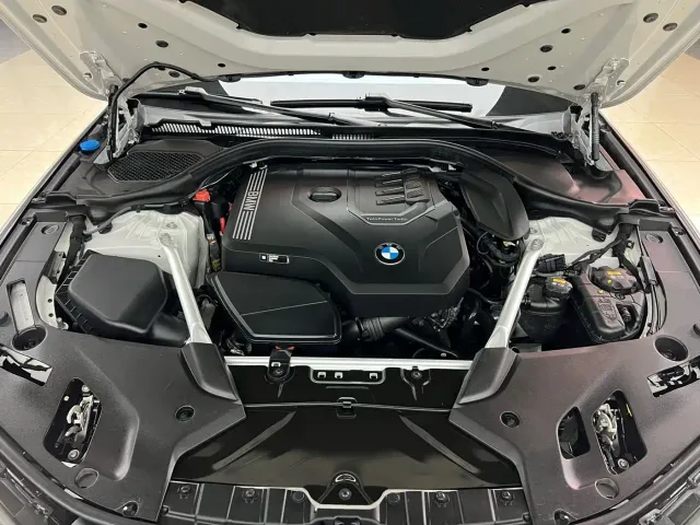 BMW 5 Series — Фото автомобиля 25