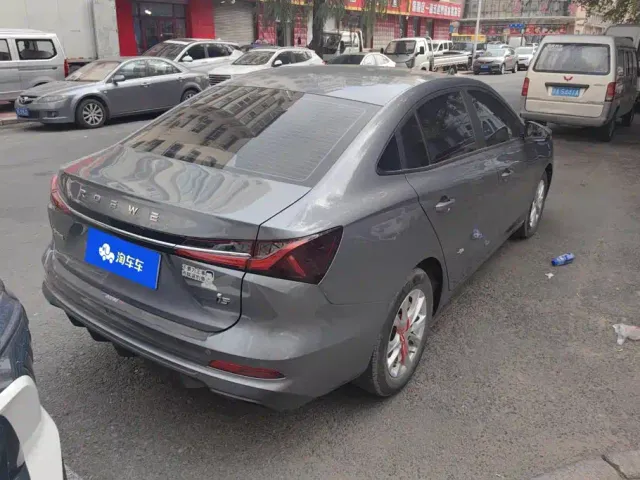 Roewe i5 — Фото автомобиля 3