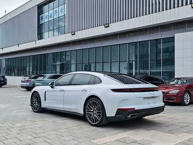 Porsche Panamera — Фото автомобиля 22