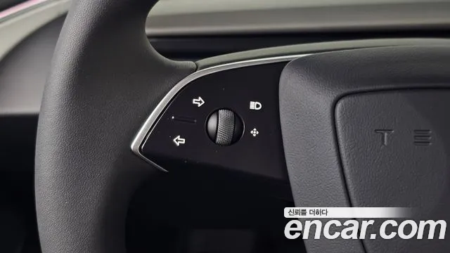 Tesla Model 3 — Фото автомобиля 19