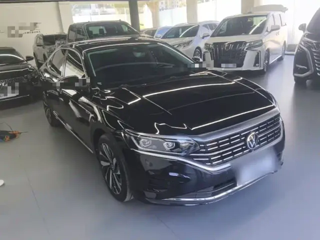 Volkswagen Passat — Фото автомобиля 3