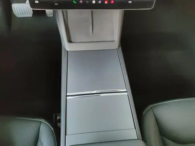 Tesla Model 3 — Фото автомобиля 16