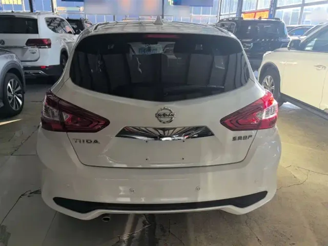 Nissan Tiida — Фото автомобиля 5