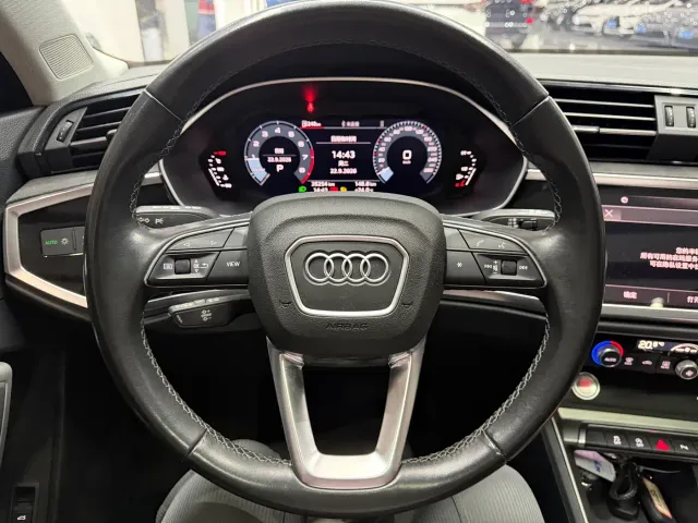 Audi Q3 — Фото автомобиля 13