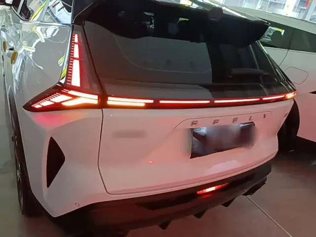 Geely Boyue — Фото автомобиля 5