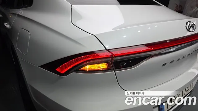 Hyundai Grandeur Grandeur (New) Hybrid — Фото автомобиля 23