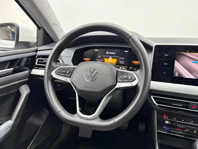 Volkswagen Lavida — Фото автомобиля 13