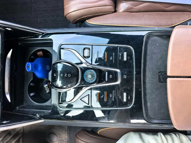 BYD Tang — Фото автомобиля 10