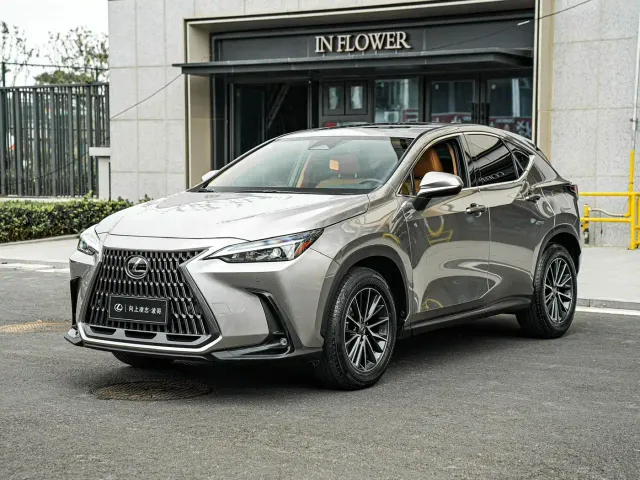 Фотография автомобиля — Lexus NX