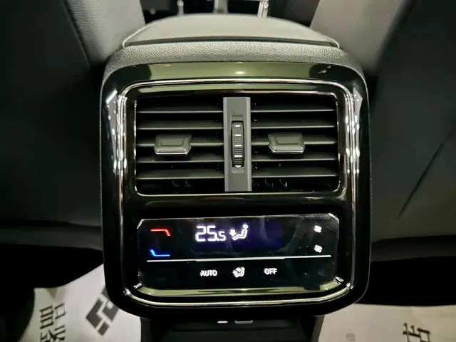 Volkswagen Passat — Фото автомобиля 11