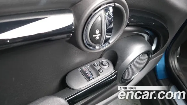 Mini Cooper Cooper Classic Plus Launch Pack — Фото автомобиля 24