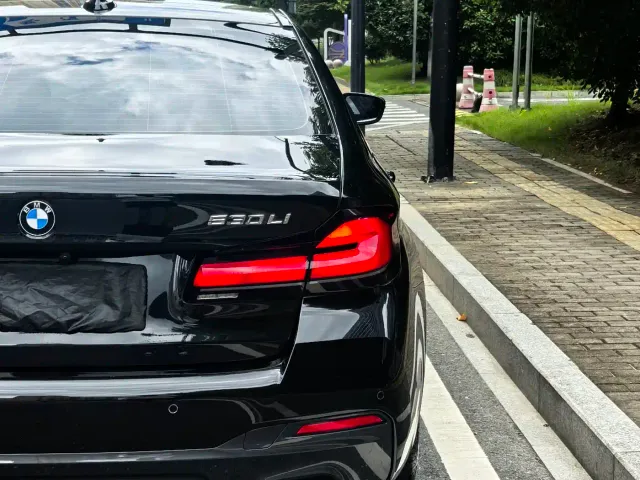 BMW 5 Series — Фото автомобиля 13