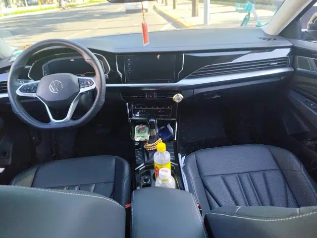 Volkswagen Passat — Фото автомобиля 12