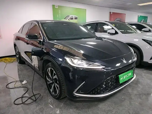 Arcfox Alpha S — Фото автомобиля 3