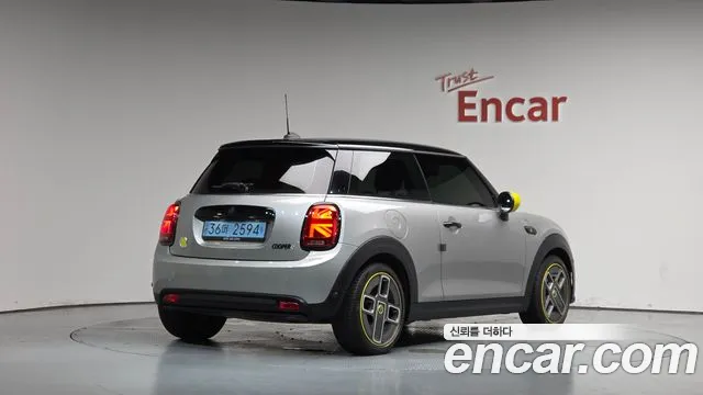 Mini Cooper — Фото автомобиля 2