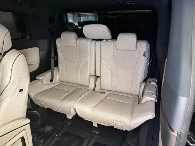 Toyota Alphard — Фото автомобиля 12