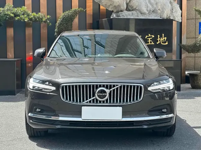 Volvo Volvo S90 2023 B5 Intelligent Vision Luxury Edition — Фото автомобиля 2