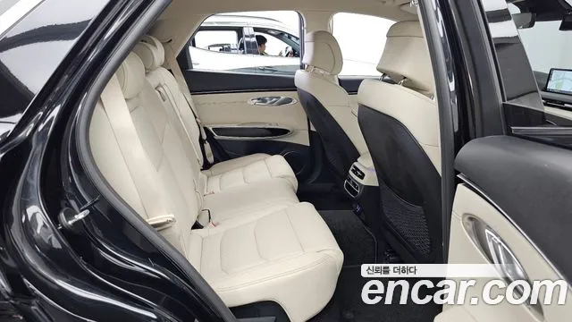Genesis GV70 — Фото автомобиля 18