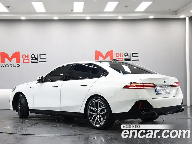 BMW 5-Series — Фото автомобиля 3