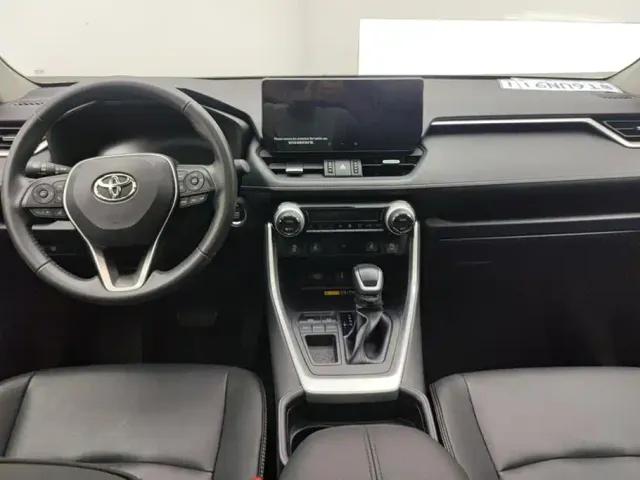 Toyota RAV4 — Фото автомобиля 12