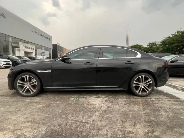 Jaguar XEL — Фото автомобиля 7