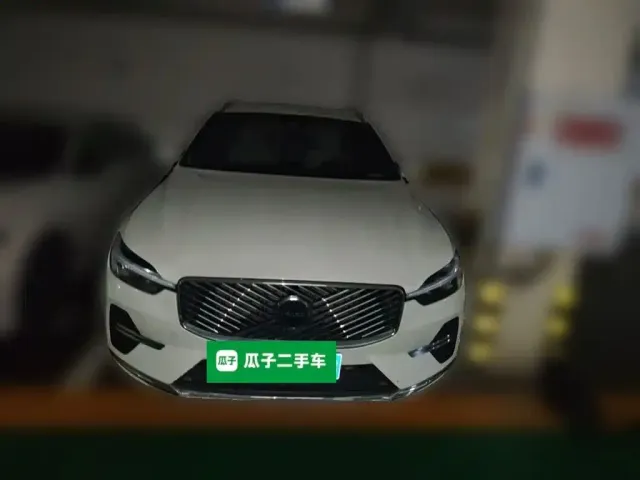 Volvo XC60 — Фото автомобиля 2