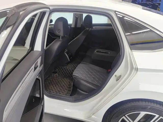 Volkswagen Sagitar — Фото автомобиля 11