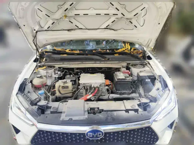 BYD e2 — Фото автомобиля 3
