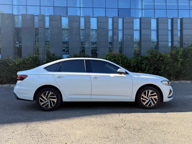 Volkswagen Lavida — Фото автомобиля 11