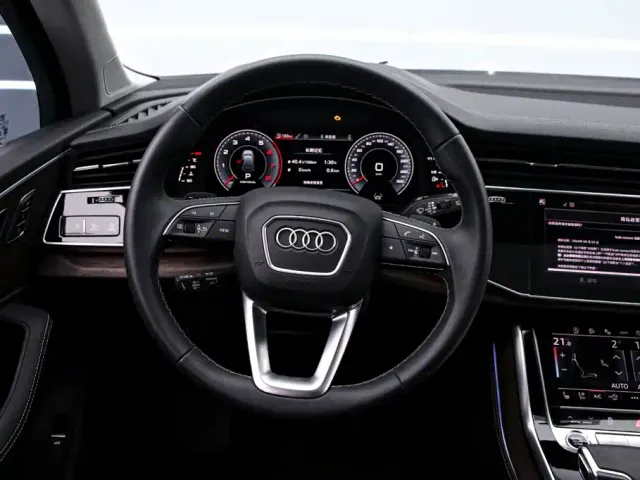 Audi Q7 — Фото автомобиля 7
