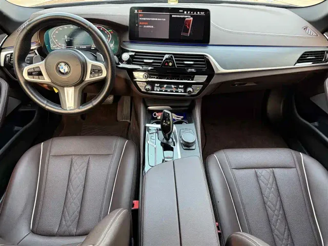 BMW 5 Series — Фото автомобиля 4