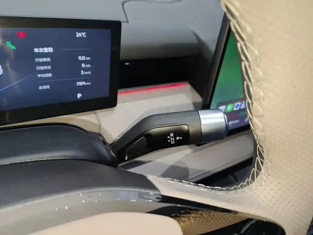 Geely Galaxy Xingyao 8 — Фото автомобиля 13