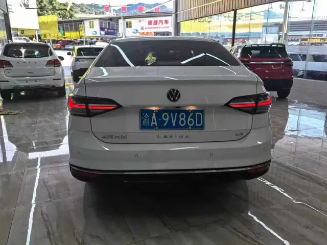 Volkswagen Lavida — Фото автомобиля 11