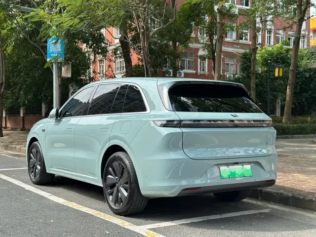 Li Auto L6 — Фото автомобиля 5
