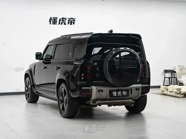 Land Rover Defender — Фото автомобиля 5