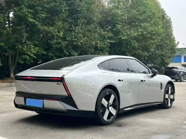 Xpeng P7 — Фото автомобиля 5