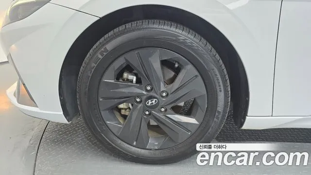 Hyundai Avante CN7 — Фото автомобиля 5
