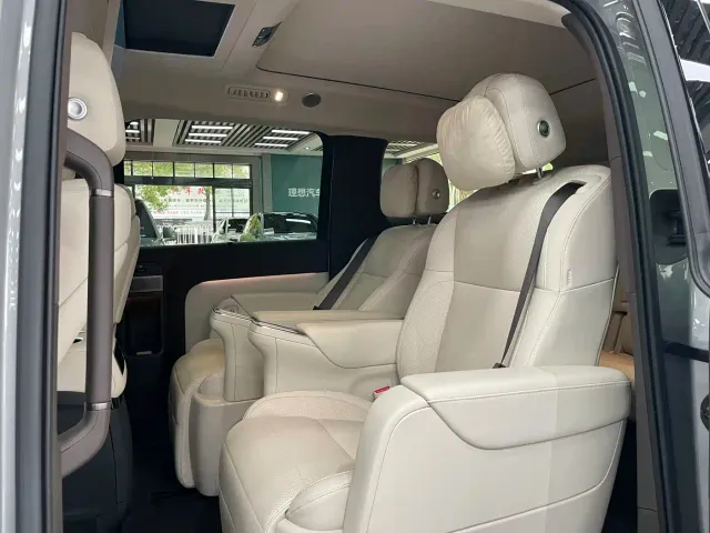Li Auto MEGA — Фото автомобиля 4
