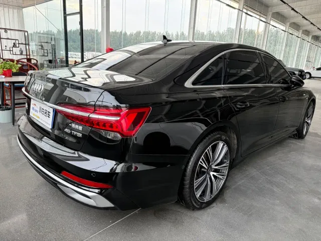 Audi A6L — Фото автомобиля 4
