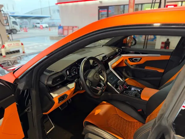 Lamborghini Urus — Фото автомобиля 4