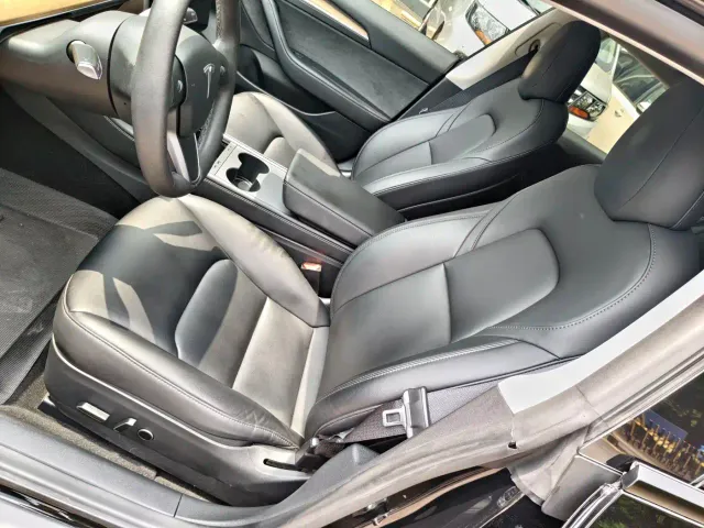 Tesla Model 3 — Фото автомобиля 13